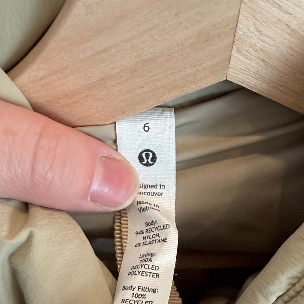 Lululemon Quilted Puffer Jacket Size 6 Neutral Tan Cropped - Picture 2 of 7